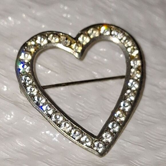 Antique Heart Shaped Pin Brooch Rhinestone Silver Tone Grandmacore Elegant - Picture 8 of 8